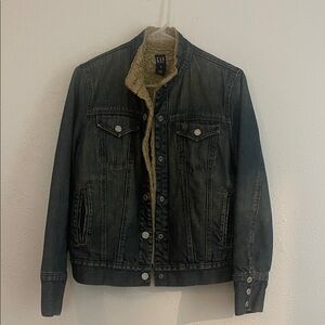 GAP Men's Dark Gray Denim Jacket with Tan Sherpa Lining